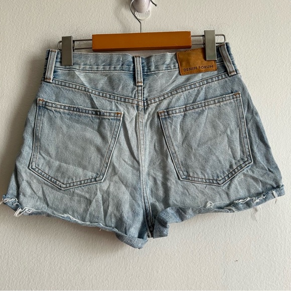 Aritzia Denim Forum The Farrah Cheeky Short - Picture 5 of 9